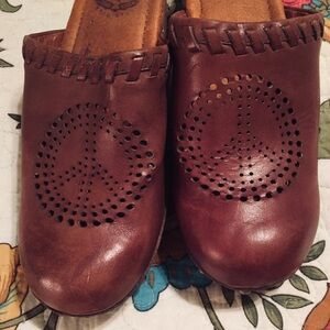 Lucky Brand Leather Clogs